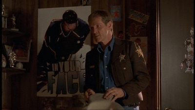 ROSWELL_-_E1X06_285_SOUTH_093.jpg