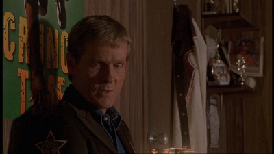 ROSWELL_-_E1X06_285_SOUTH_104.jpg