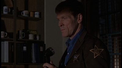 ROSWELL_-_E1X06_285_SOUTH_236.jpg