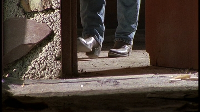 ROSWELL_-_E1X06_285_SOUTH_300.jpg