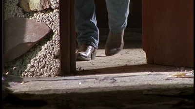 ROSWELL_-_E1X06_285_SOUTH_303.jpg