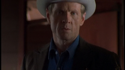 ROSWELL_-_E1X06_285_SOUTH_332.jpg
