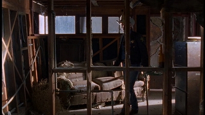 ROSWELL_-_E1X06_285_SOUTH_369.jpg