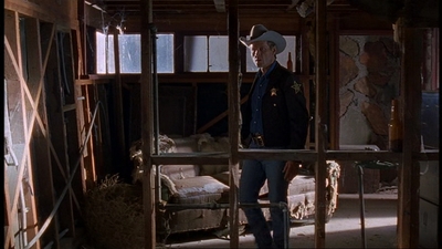 ROSWELL_-_E1X06_285_SOUTH_374.jpg