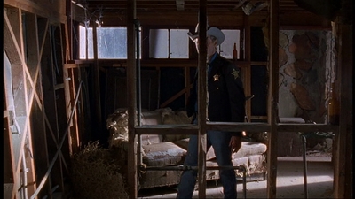 ROSWELL_-_E1X06_285_SOUTH_376.jpg