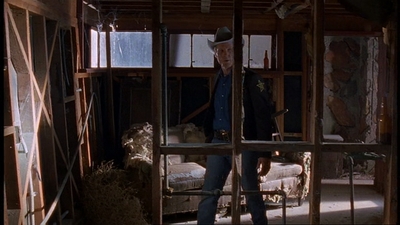 ROSWELL_-_E1X06_285_SOUTH_377.jpg