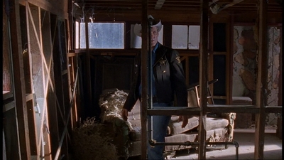 ROSWELL_-_E1X06_285_SOUTH_382.jpg