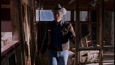 ROSWELL_-_E1X06_285_SOUTH_391.jpg