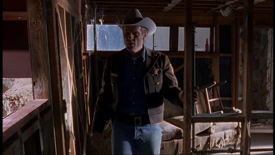 ROSWELL_-_E1X06_285_SOUTH_392.jpg