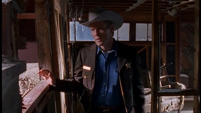 ROSWELL_-_E1X06_285_SOUTH_399.jpg