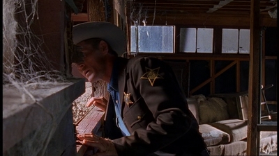 ROSWELL_-_E1X06_285_SOUTH_410.jpg