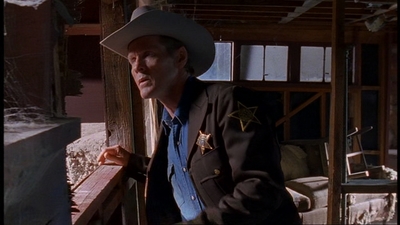 ROSWELL_-_E1X06_285_SOUTH_415.jpg