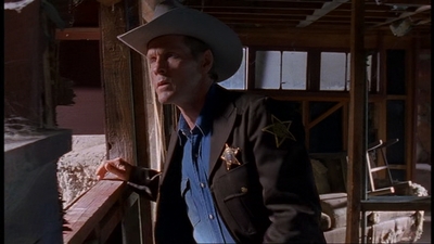 ROSWELL_-_E1X06_285_SOUTH_416.jpg
