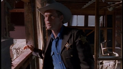 ROSWELL_-_E1X06_285_SOUTH_417.jpg