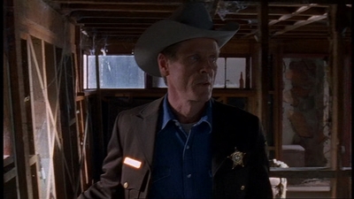 ROSWELL_-_E1X06_285_SOUTH_423.jpg