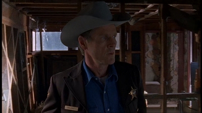 ROSWELL_-_E1X06_285_SOUTH_426.jpg