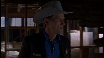 ROSWELL_-_E1X06_285_SOUTH_432.jpg