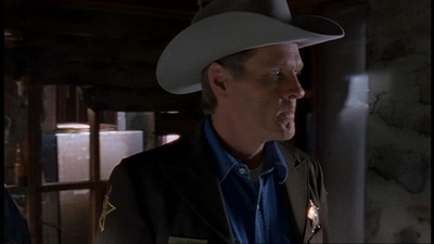 ROSWELL_-_E1X06_285_SOUTH_447.jpg