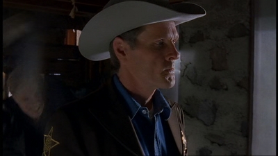 ROSWELL_-_E1X06_285_SOUTH_454.jpg