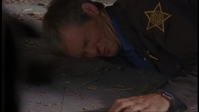 ROSWELL_-_E1X06_285_SOUTH_463.jpg