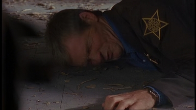 ROSWELL_-_E1X06_285_SOUTH_467.jpg