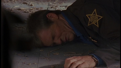 ROSWELL_-_E1X06_285_SOUTH_472.jpg