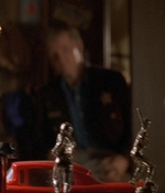 ROSWELL_-_E1X06_285_SOUTH_010.jpg