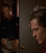 ROSWELL_-_E1X06_285_SOUTH_041.jpg