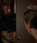 ROSWELL_-_E1X06_285_SOUTH_050.jpg