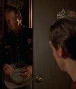 ROSWELL_-_E1X06_285_SOUTH_051.jpg