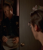 ROSWELL_-_E1X06_285_SOUTH_055.jpg