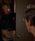 ROSWELL_-_E1X06_285_SOUTH_064.jpg