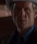 ROSWELL_-_E1X06_285_SOUTH_350.jpg