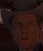 ROSWELL_-_E1X06_285_SOUTH_360.jpg