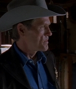 ROSWELL_-_E1X06_285_SOUTH_444.jpg