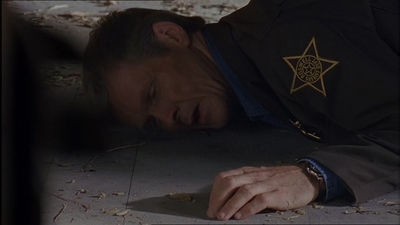 ROSWELL_-_E1X07_RIVER_DOG_002.jpg