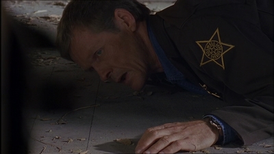 ROSWELL_-_E1X07_RIVER_DOG_011.jpg