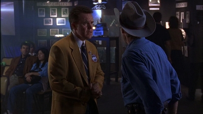 ROSWELL_-_E1X07_RIVER_DOG_039.jpg
