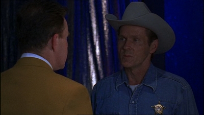ROSWELL_-_E1X07_RIVER_DOG_041.jpg