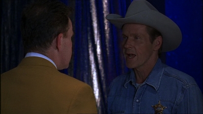 ROSWELL_-_E1X07_RIVER_DOG_042.jpg