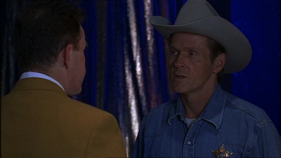 ROSWELL_-_E1X07_RIVER_DOG_044.jpg