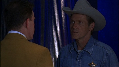 ROSWELL_-_E1X07_RIVER_DOG_045.jpg