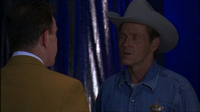 ROSWELL_-_E1X07_RIVER_DOG_046.jpg