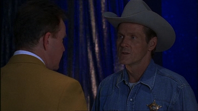 ROSWELL_-_E1X07_RIVER_DOG_048.jpg
