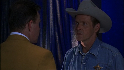 ROSWELL_-_E1X07_RIVER_DOG_050.jpg