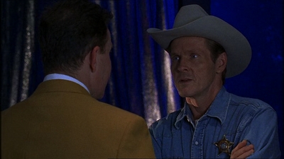 ROSWELL_-_E1X07_RIVER_DOG_062.jpg