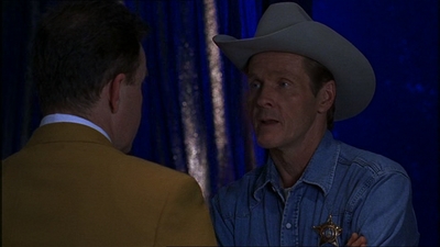 ROSWELL_-_E1X07_RIVER_DOG_065.jpg