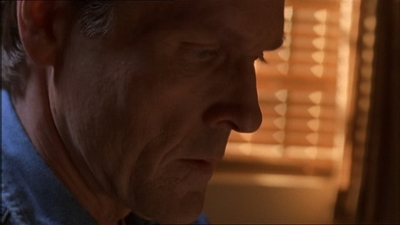 ROSWELL_-_E1X07_RIVER_DOG_075.jpg
