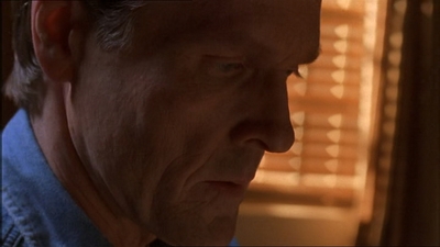 ROSWELL_-_E1X07_RIVER_DOG_076.jpg