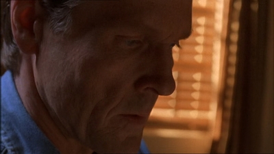 ROSWELL_-_E1X07_RIVER_DOG_077.jpg